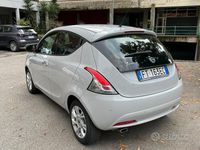 Usata Lancia Ypsilon Gold 69 CV (50 kW) 2019 Grigio Utilitaria