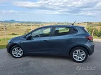 Usata Renault Clio V Evolution 100 CV (73 kW) 2022 Bluazzurro Berlina