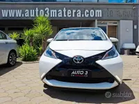Usata Toyota Aygo Business Edition 69 CV (50 kW) 2017 Bianco Utilitaria