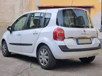 Usata Renault Grand Modus 103 CV (75 kW) 2012 Bianco Monovolume
