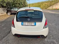 Usata Lancia Ypsilon 69 CV (50 kW) 2014 Bianco Utilitaria