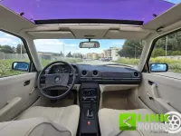 Usata Mercedes 240 72 CV (52 kW) 1982 Verde Berlina