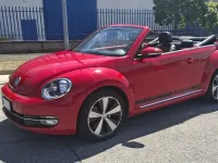 Usata VW Beetle Design 105 CV (77 kW) 2016 Rosso Utilitaria