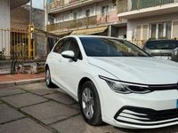 Usata VW Golf VIII 150 CV (110 kW) 2020 Bianco Utilitaria