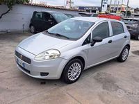 Usata Fiat Grande Punto 75 CV (55 kW) 2013 Grigio Utilitaria