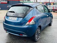 Usata Lancia Ypsilon Gold 69 CV (50 kW) 2022 Blu/azzurro Utilitaria