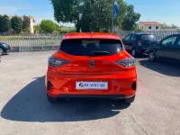 Usata Renault Clio V Evolution 67 CV (49 kW) 2024 Arancione Berlina
