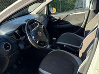Usata Fiat Punto Easy 77 CV (56 kW) 2012 Bianco Utilitaria
