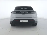 Usata Porsche Macan 197 CV (144 kW) 2025 Argento dolomite metallizzato SUV