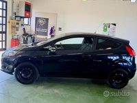Usata Ford Fiesta 75 CV (55 kW) 2015 Blu Furgone