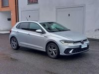 Usata VW Polo R-line 95 CV (69 kW) 2022 Argento Utilitaria