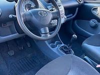 Usata Toyota Aygo 67 CV (49 kW) 2006 Grigio Utilitaria