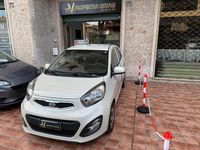 Usata Kia Picanto Style 69 CV (50 kW) 2011 Bianco Utilitaria