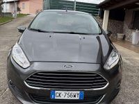 Usata Ford Fiesta Titanium 75 CV (55 kW) 2015 Grigio Berlina