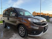 Usata Fiat Doblò Trekking 120 CV (88 kW) 2016 Marrone Monovolume