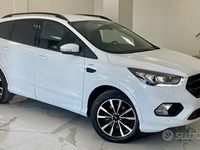 Usata Ford Kuga ST-Line 150 CV (110 kW) 2017 Bianco SUV