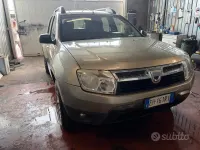 Usata Dacia Duster Lauréate 110 CV (80 kW) 2013 Grigio SUV
