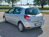 Usata Renault Clio II Luxe 75 CV (55 kW) 2010 Grigio Berlina