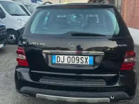 Usata Mercedes ML320 224 CV (164 kW) 2007 Blu/azzurro SUV