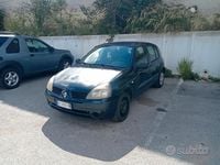 Usata Renault Clio II 58 CV (42 kW) 2005 Verde Utilitaria