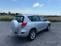 Usata Toyota RAV4 Sol 136 CV (100 kW) 2007 Grigio SUV