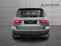 Usata Mercedes GLB200 150 CV (110 kW) 2023 Grigio montagna / metallizzato SUV