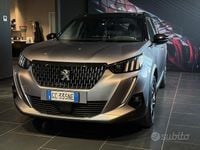 Usata Peugeot 2008 GT 131 CV (96 kW) 2020 Grigio arge. + nero SUV
