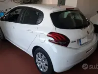 Usata Peugeot 208 Active 82 CV (60 kW) 2019 Grigio Utilitaria