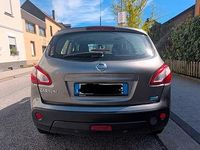 Usata Nissan Qashqai 115 CV (84 kW) 2011 Grigio SUV