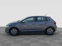 Usata VW Polo Life 95 CV (69 kW) 2023 Grigio Utilitaria
