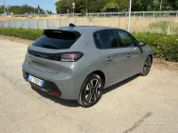 Usata Peugeot 208 Allure 101 CV (74 kW) 2025 Grigio Utilitaria