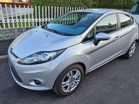 Usata Ford Fiesta 82 CV (60 kW) 2011 Argento Utilitaria