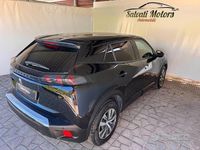 Käytetty Peugeot 2008 Active 101 HP (74 kW) 2020 Musta Katumaasturi
