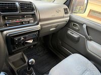 Usado Suzuki Jimny 80 CV (58 kW) 2000 Gris SUV