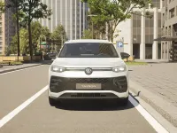 Nuova VW Tayron R-line Plus 204 CV (150 kW) 2026 Dolomite silver metallizzato SUV