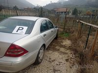 Usata Mercedes 220 125 CV (91 kW) 2006 Grigio Berlina