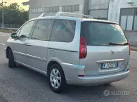 Usata Peugeot 807 163 CV (119 kW) 2012 Grigio Monovolume