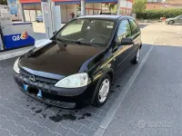 Usata Opel Corsa 58 CV (42 kW) 2001 Nero Utilitaria