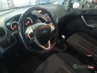 Usata Ford Fiesta Titanium 75 CV (55 kW) 2008 Blu Utilitaria