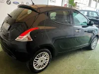 Usata Lancia Ypsilon Gold 95 CV (69 kW) 2017 Nero Utilitaria