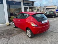 Usata Lancia Ypsilon Silver 69 CV (50 kW) 2016 Rosso Utilitaria