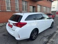 Usata Toyota Auris Touring Sports Lounge 99 CV (72 kW) 2015 Bianco Station wagon
