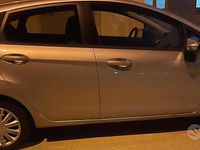 Usata Ford Fiesta 73 CV (53 kW) 2011 Grigio Utilitaria