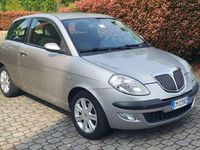 Usata Lancia Ypsilon 60 CV (44 kW) 2004 Argento Utilitaria