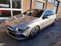 Usata Mercedes A180 Premium 116 CV (85 kW) 2019 Grigio scuro Utilitaria