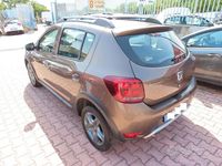 Usata Dacia Sandero Stepway 90 CV (66 kW) 2019 Marrone Utilitaria