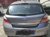 Usata Opel Astra Cosmo 105 CV (77 kW) 2005 Argento Berlina