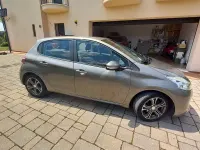 Usata Peugeot 208 68 CV (50 kW) 2014 Utilitaria