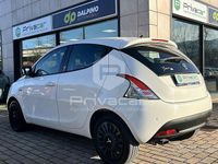 Usata Lancia Ypsilon 69 CV (50 kW) 2015 Bianco Utilitaria