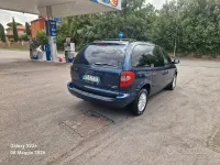 Usata Chrysler Voyager 150 CV (110 kW) 2005 Blu Monovolume